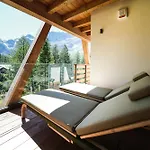 Il Cervo Nel Bosco Breuil-Cervinia