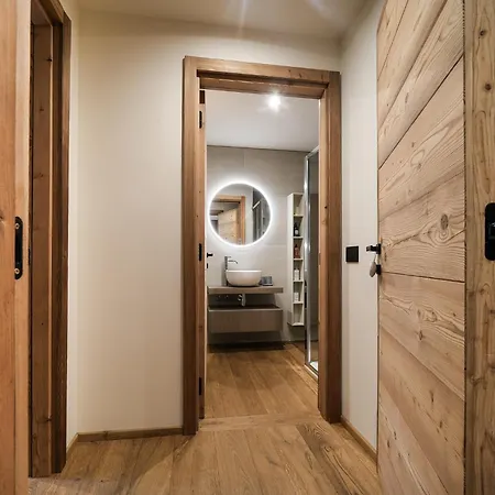 Il Cervo Nel Bosco * بيريوِل تْشيرفينيا