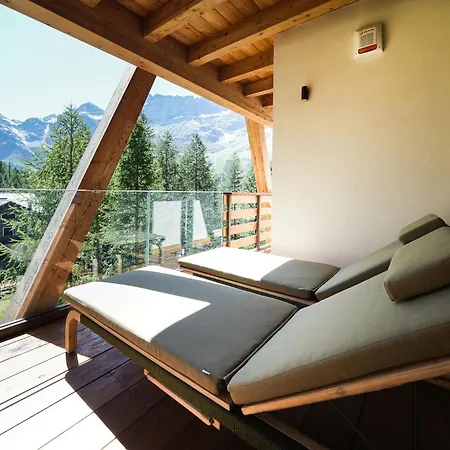 Il Cervo Nel Bosco Breuil-Cervinia